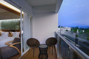 In-room safe, iron/ironing board