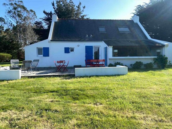 Exterior - House with sea view 200m from beach, with terrace (Le Palais)