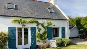 Exterior - Independent house with beautiful garden near Le Palais (Le Palais)