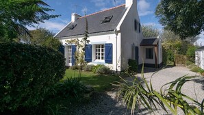 Exterior - Independent house with beautiful garden near Le Palais (Le Palais)