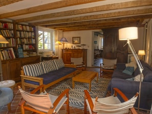 TV, fireplace - Stone house near the beach, 2 houses, pets allowed (Le Palais)