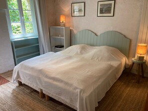 7 bedrooms, free WiFi - Stone house near the beach, 2 houses, pets allowed (Le Palais)