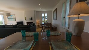 Unclassified image, 3 of 17, button - Modern 4-bedroom home, sea view, garden, 8 ppl (Locmaria)