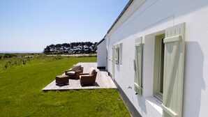 Unclassified image, 4 of 17, button - Modern 4-bedroom home, sea view, garden, 8 ppl (Locmaria)