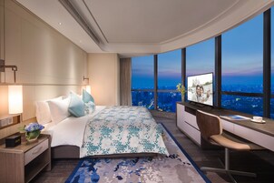 Executive Room, 2 Bedrooms | Living area