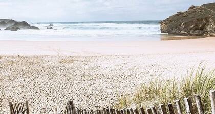 Maison spacieuse, grand jardin, proche Sauzon et plage.