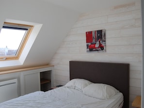 4 bedrooms, free WiFi - Modern house in Sauzon with garden and Wi-Fi (Sauzon)
