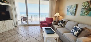 Smart TV, DVD player, table tennis, books - C709 Sleeps 6! King/Bunks/sofa sleeper,Gulffront,WIFI, NO SMOKING (Gulf Shores)