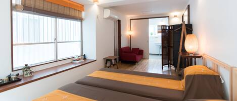 4 bedrooms, individually decorated, free WiFi, bed sheets