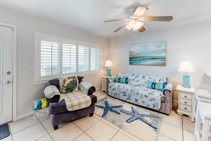 Smart TV, DVD player, video library, stereo - Great Location! Perfect View! (Fort Walton Beach)