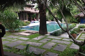Outdoor pool - Pai Chan Cottage & Cuisine (Pai)