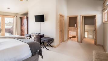 3 bedrooms, desk, iron/ironing board, WiFi