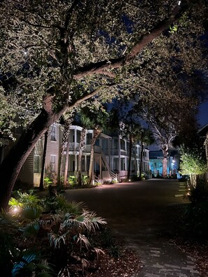 Exterior -  SOUTHERN CHARM! DOWNTOWN CHARLESTON -  Sleeps 10 (Charleston)