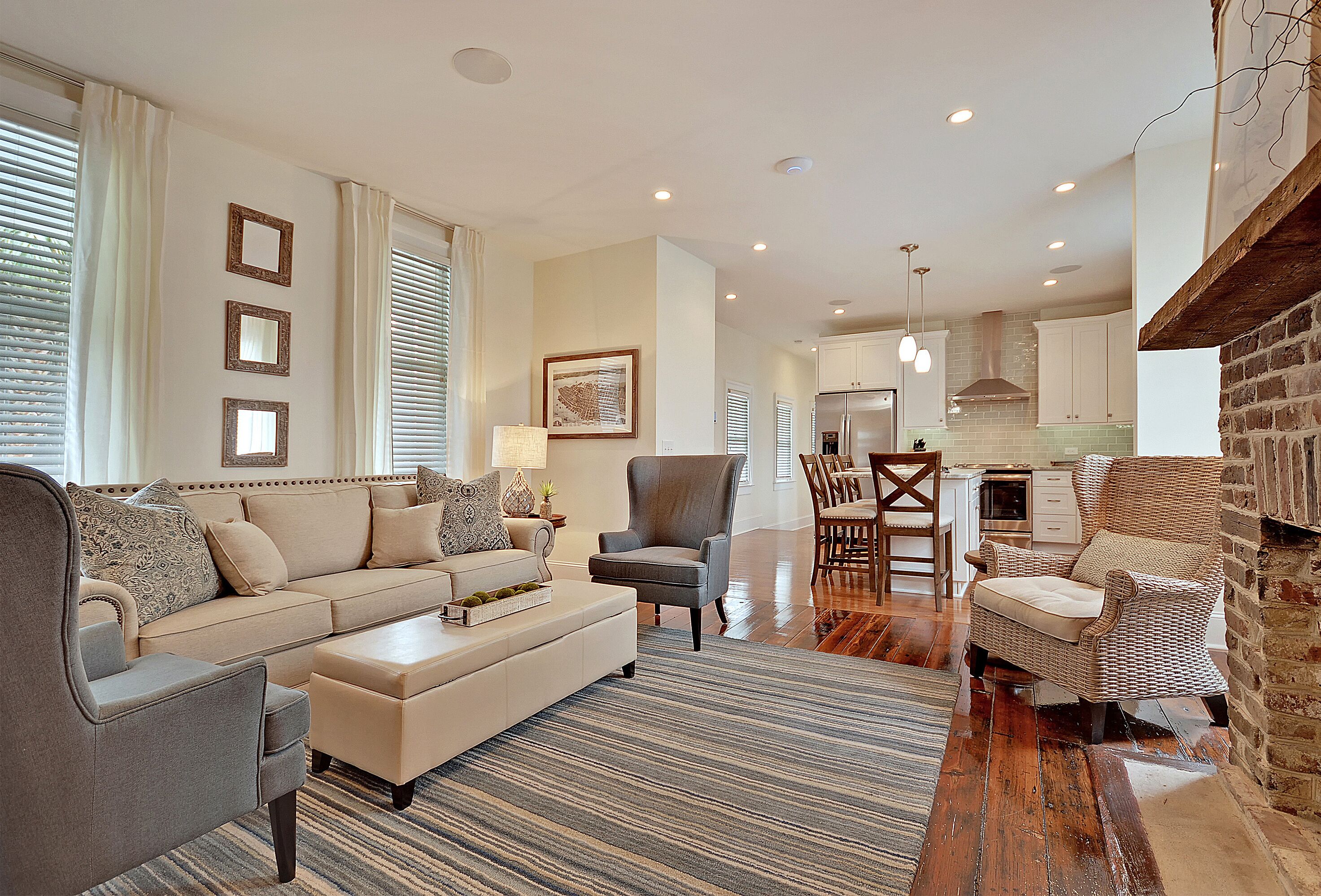 Smart TV, caminetto, Netflix, Hulu