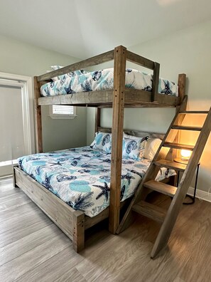 2 Schlafzimmer, Bügeleisen/Bügelbrett, Reisekinderbett, kostenloses WLAN