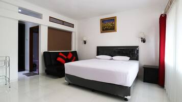 Kamar Eksekutif | Meja kerja, Wi-Fi gratis, dan seprai linen