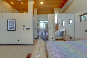4 bedrooms, iron/ironing board, free WiFi, bed sheets - Alizes - Luxury, Flagship Best Gorge Views, Downtown, Theater Room, Exceptional (Hood River)