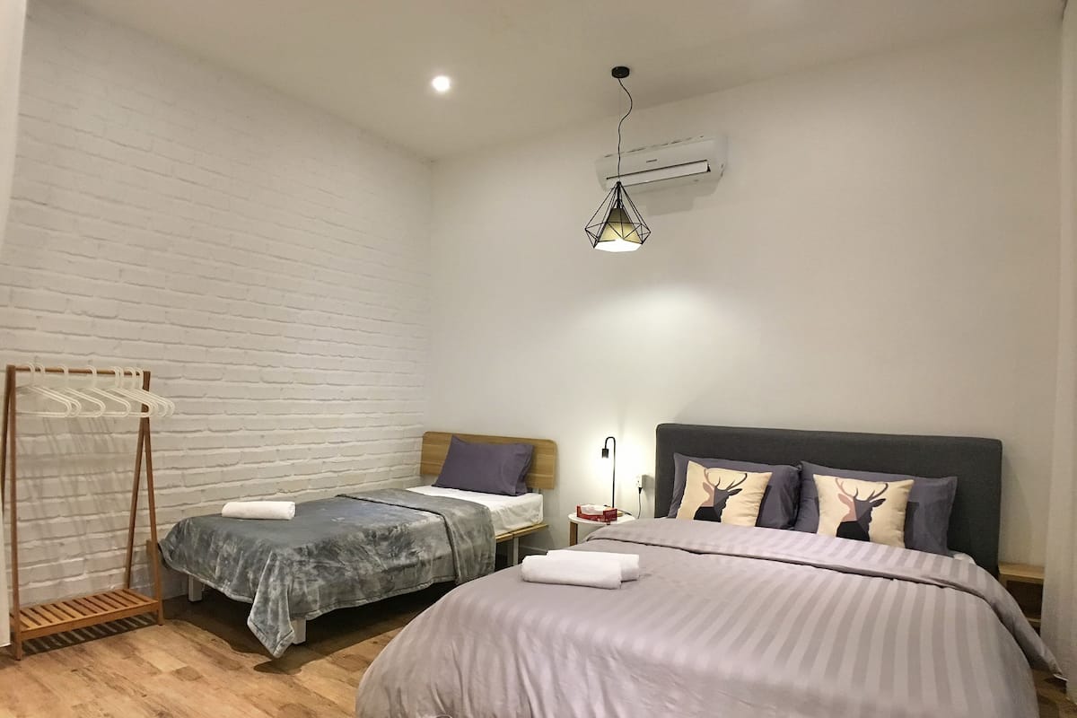 Room, 2 Bedrooms