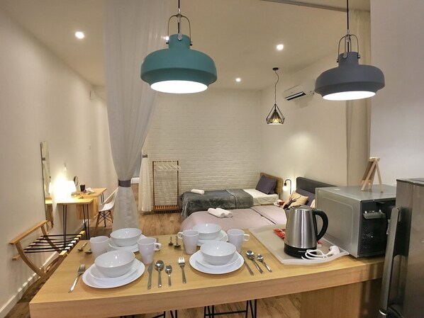 Private kitchen - iBook4 Deluxe 2 Bedroom Gurney Suite by iBook Homestay (George Town)