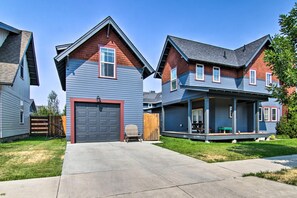 Exterior - Coldsmoke Getaway, Steps From Meyers Lake & minutes from downtown! (Bozeman)