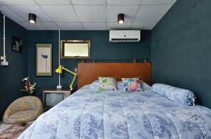 Cortinas blackout, wifi gratis y ropa de cama 