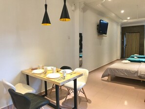 Studio | Desk, blackout drapes, iron/ironing board, free WiFi - iBook6 Deluxe Family Suite for 4 by iBook Homestay (George Town)
