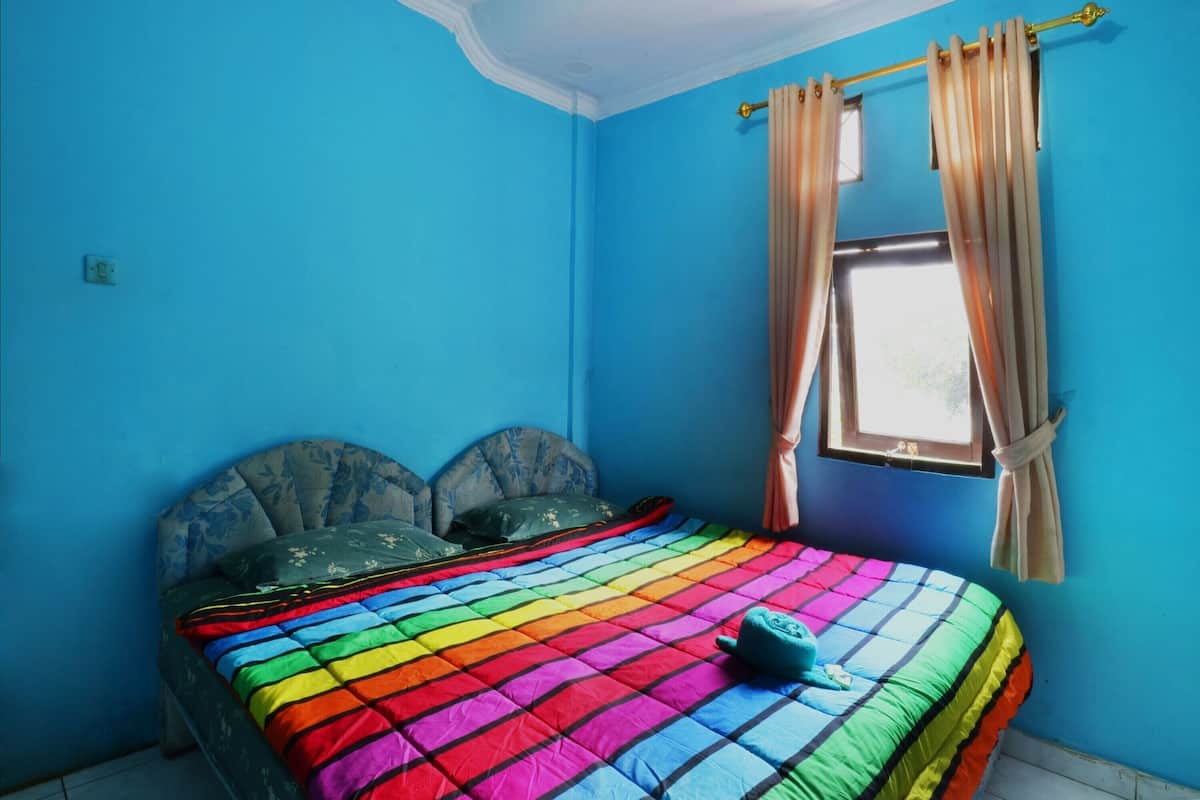 Standard Room | Egyptian cotton sheets, premium bedding, desk, soundproofing