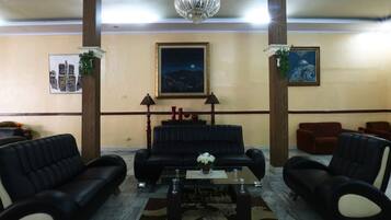 Área de estar no saguão