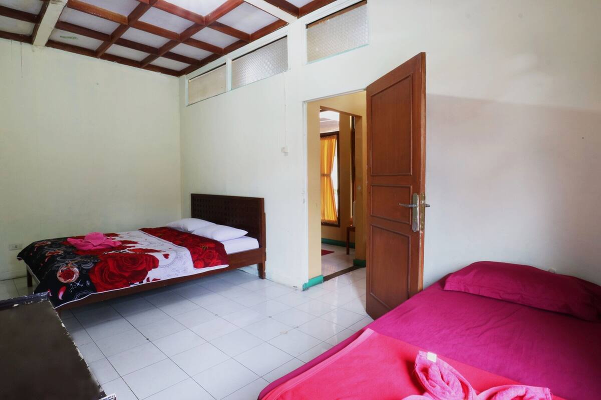 Deluxe Room | Egyptian cotton sheets, premium bedding, desk, soundproofing