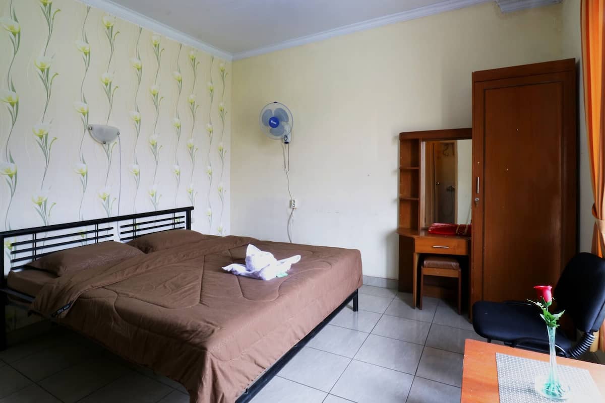 Double Room Single Use | Egyptian cotton sheets, premium bedding, desk, soundproofing