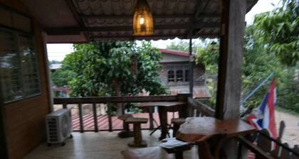 Heuan Kru Noi Homestay