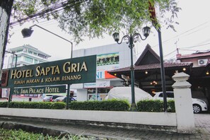 Mặt tiền nơi lưu trú