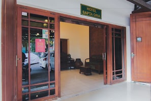 Entrée de l’hébergement