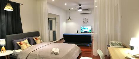 套房 | 1 多间卧室、办公桌、遮光窗帘、熨斗/熨板