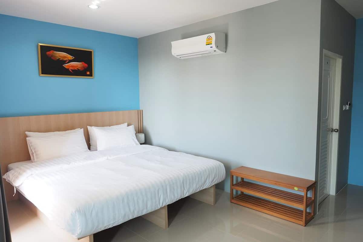 Standard Double Room | Desk, blackout curtains, free WiFi, bed sheets