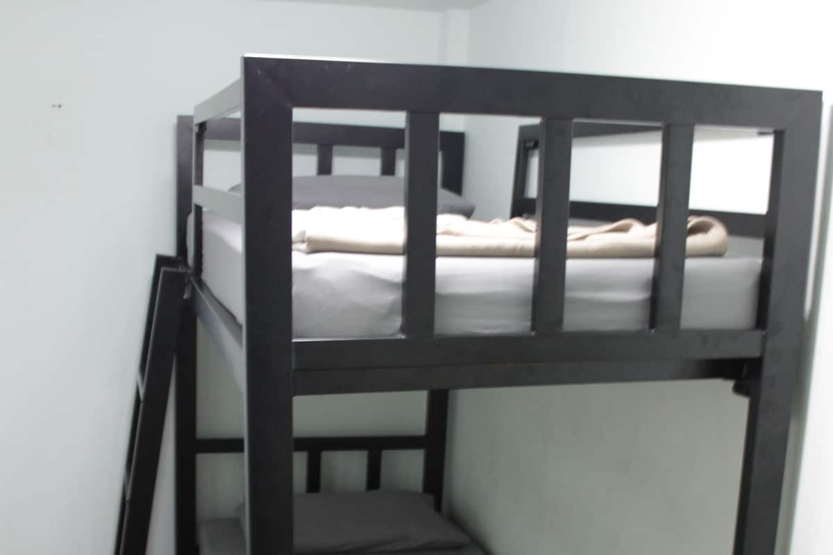 Basic Twin Room | In-room safe, free WiFi