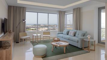 Suite, 1 chambre, balcon, vue mer | Literie de qualité supérieure, coffres-forts dans les chambres