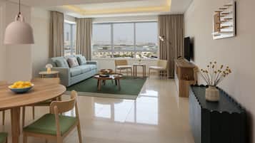 Premium bedding, in-room safe, individually decorated