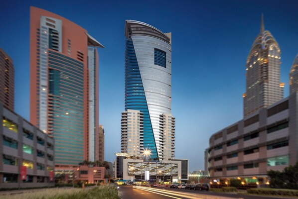 Exterior - Staybridge Suites Dubai Internet City by IHG (Dubai)