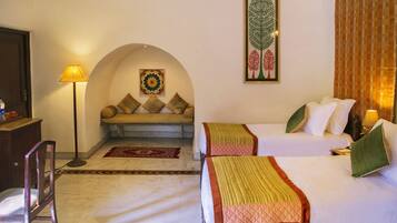 Junior Suite | Minibar, in-room safe, desk, laptop workspace