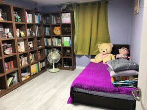 Family House, 3 Bedrooms | 3 bedrooms, free WiFi - The House of Gallery (Daegu)