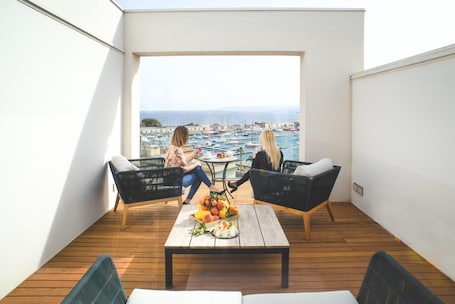 LED TV. Upper Rooms