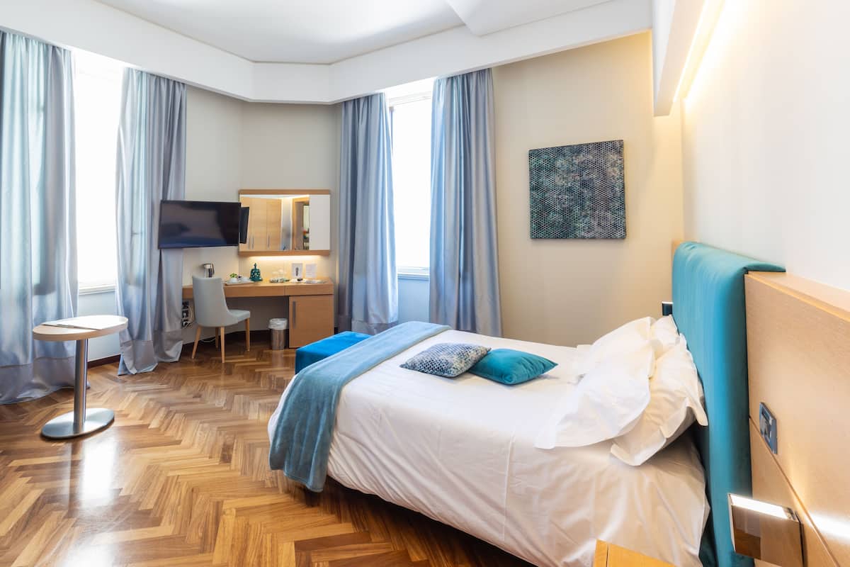Junior suite | 1 slaapkamer, luxe beddengoed, een minibar, een kluis op de kamer