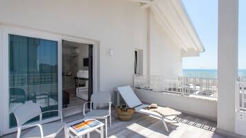 Minibar, Zimmersafe, Schreibtisch, kostenloses WLAN