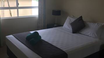 Family Apartment, 3 Bedrooms | 3 bedrooms, desk, iron/ironing board, travel cot