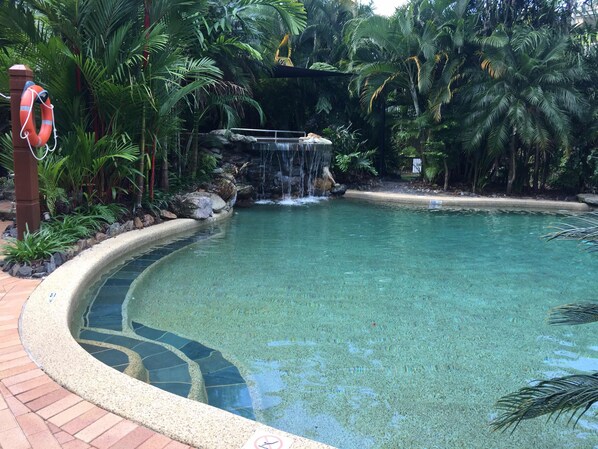 2 outdoor pools