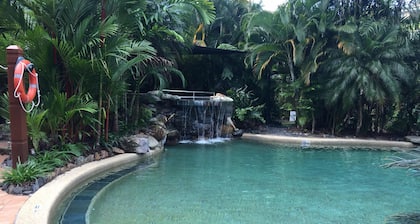 Cairns Golf Course Apartment