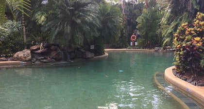 Cairns Golf Course Apartment