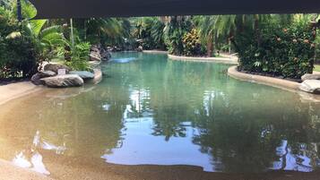 2 outdoor pools