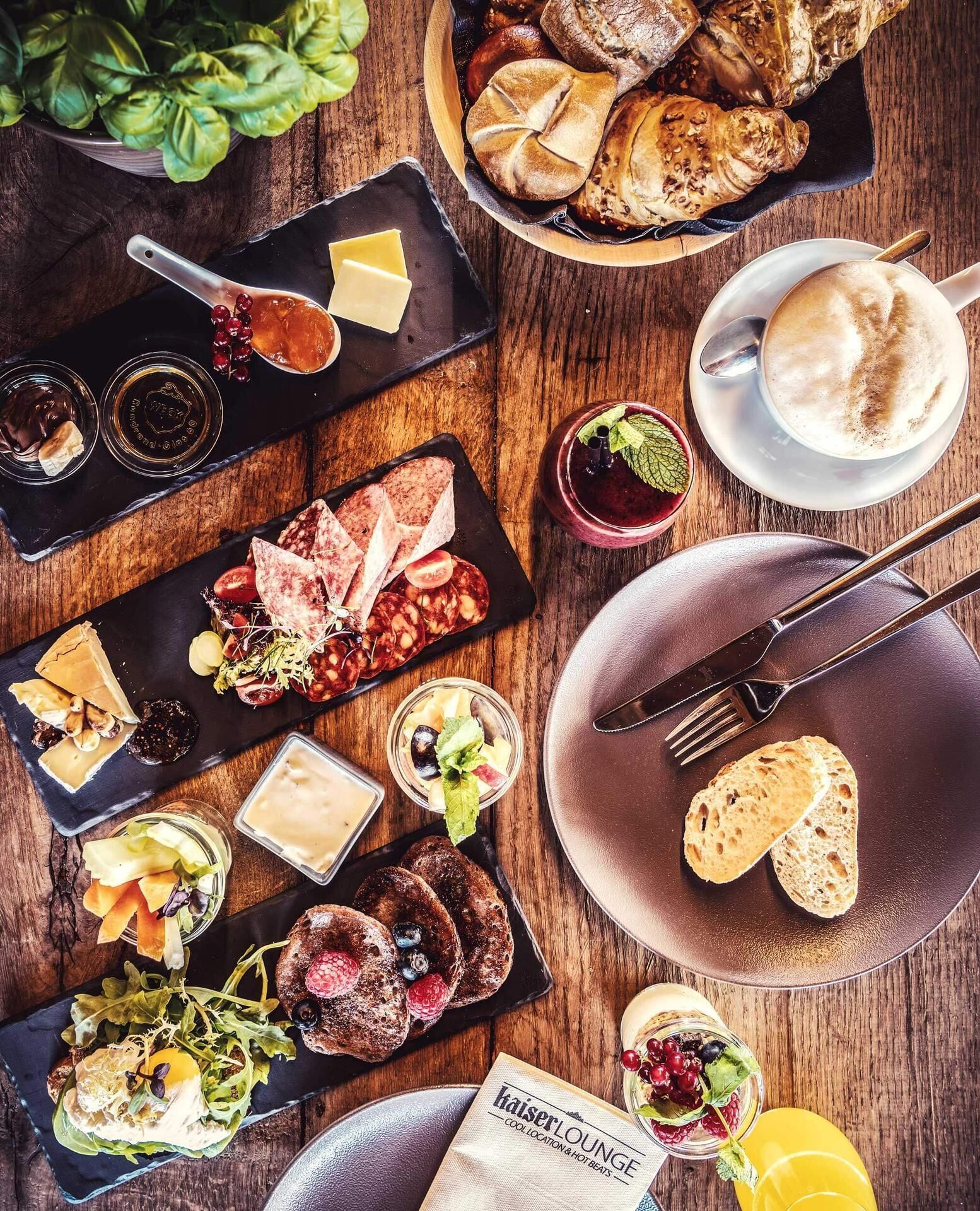 daily buffet breakfast for a fee